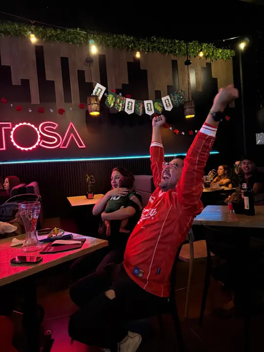 Afición viendo partido